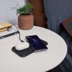 ZENS Qi Dual Aluminium Wireless Charger Black (ZEDC04B/00) Lifestyle #1